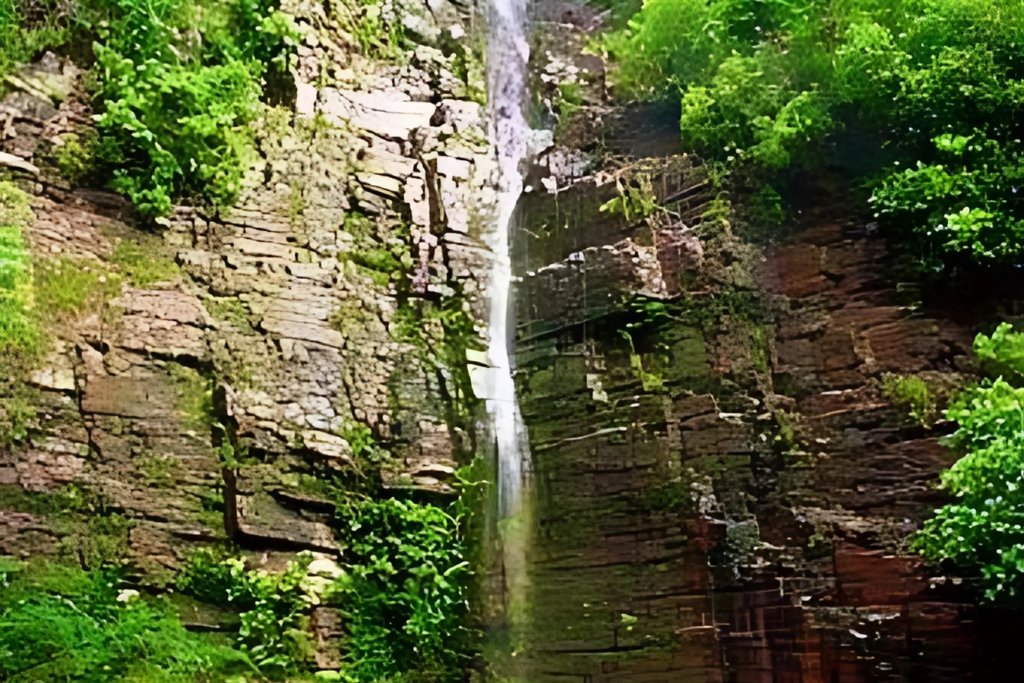 Dindéfélo : Le Joyau Naturel du Sénégal